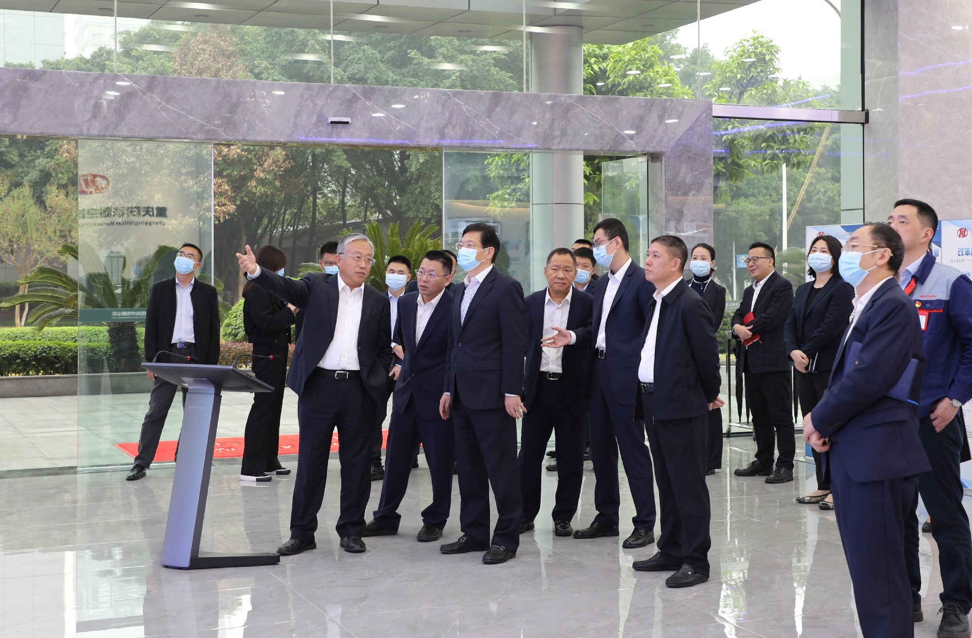 渝富控股集團(tuán)黨委書(shū)記、董事長(zhǎng)胡際權(quán)調(diào)研川儀股份高質(zhì)量發(fā)展情況